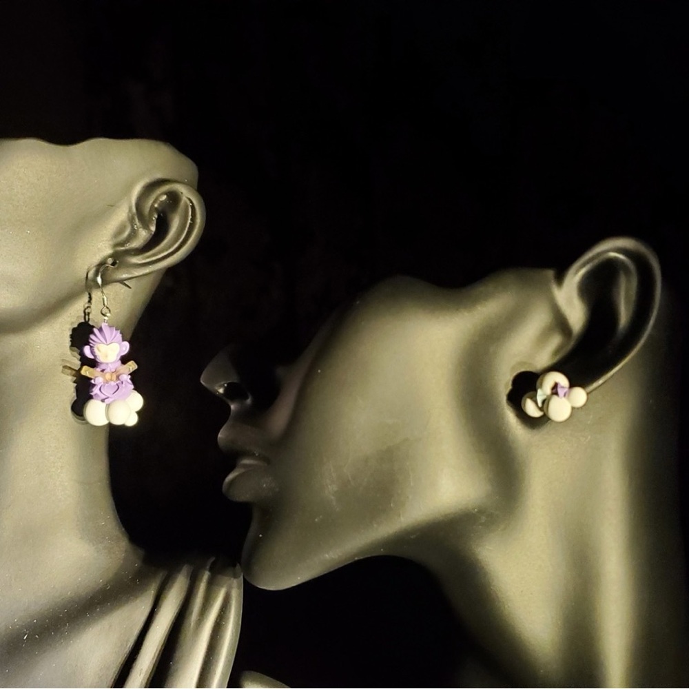 Chic Floral Drop Earrings in Purple and White